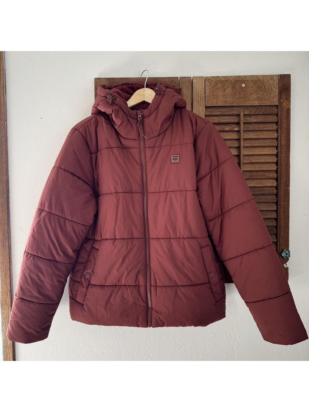 Burgundy billabong medium puffer coat surfer skater style